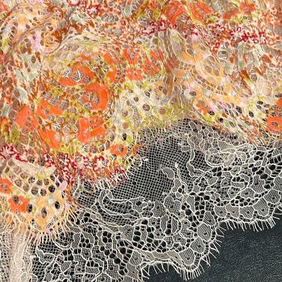 Victoria’s‎ Secret Lace Bralette. Size Medium. Pink Multi NWT - Picture 5 of 5